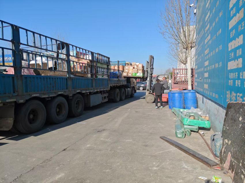 点击查看详细信息<br>标题：发货现场 阅读次数：0