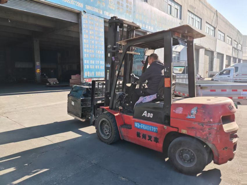 点击查看详细信息<br>标题：发货现场 阅读次数：0